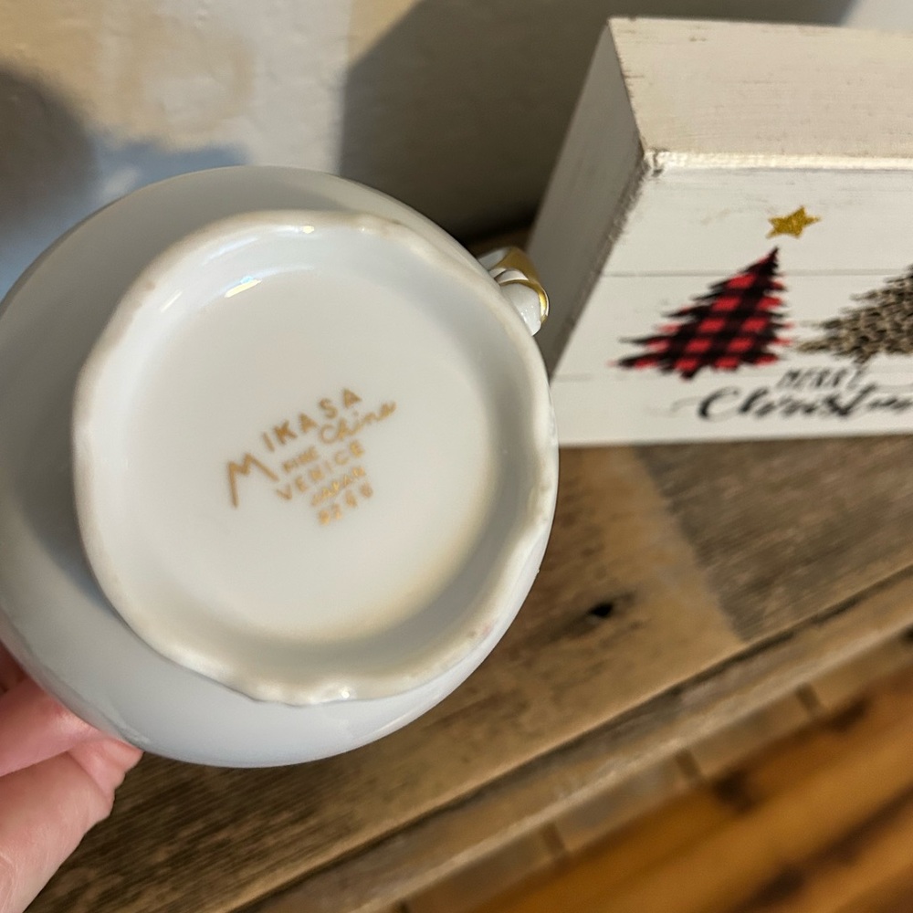 Mikasa Venice 9266 sugar bowl and creamer set. Fine China - Picture 6 of 7